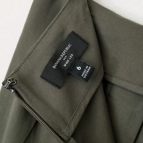 Banana Republic Tencel Pleated Pant Wide Leg Size 6 Steel Olive Green High Waist - Picture 9 of 15